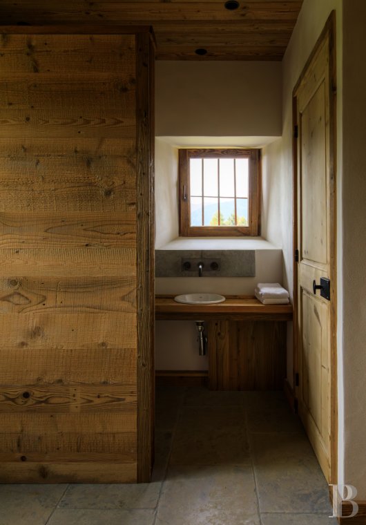 A 19th-century farmhouse preserved in its original state and completely renovated at the foot of Mont d'Arbois, in Megève - photo  n°10